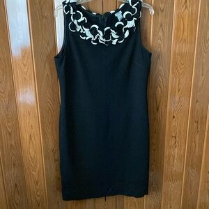 Cache Women’s Sleeveless Dress Size 14 Crew Neckline Zipper Closure Black Solid